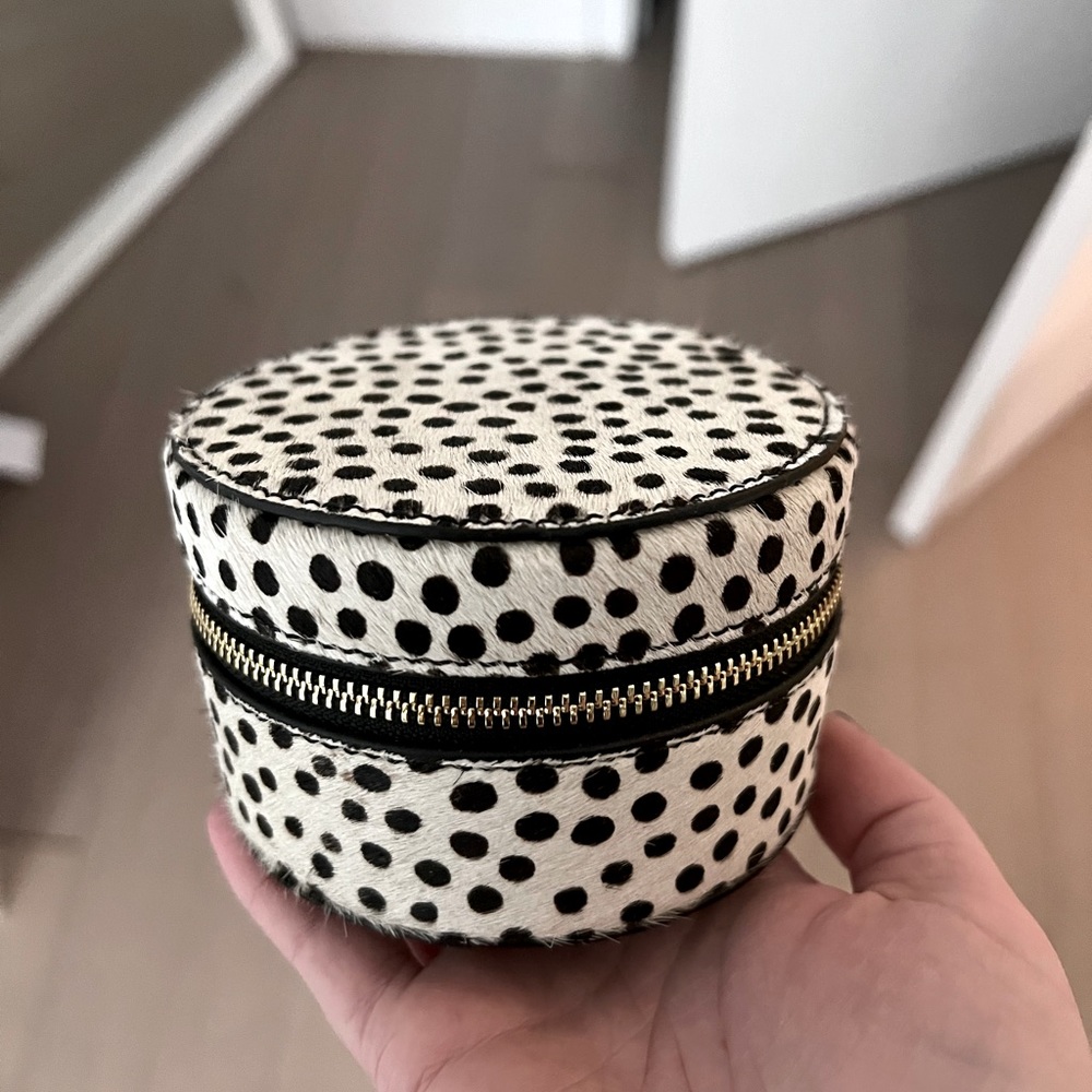 Travel jewelry case